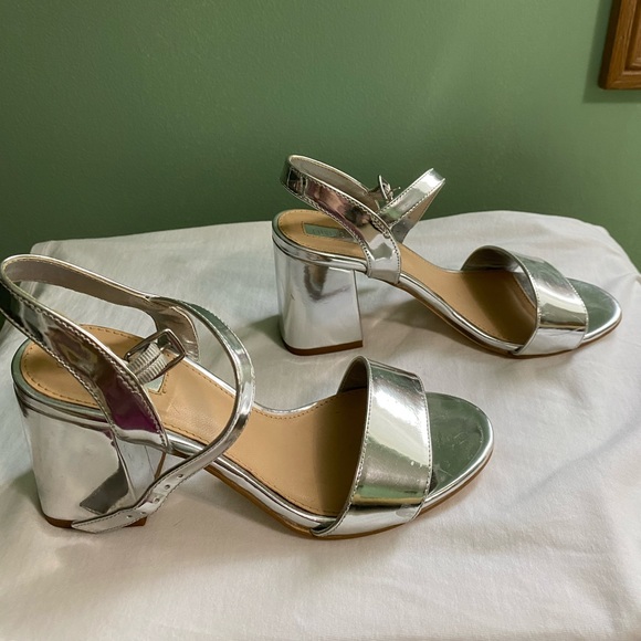 Silver Metallic Block Heel Sandals - Picture 4 of 6